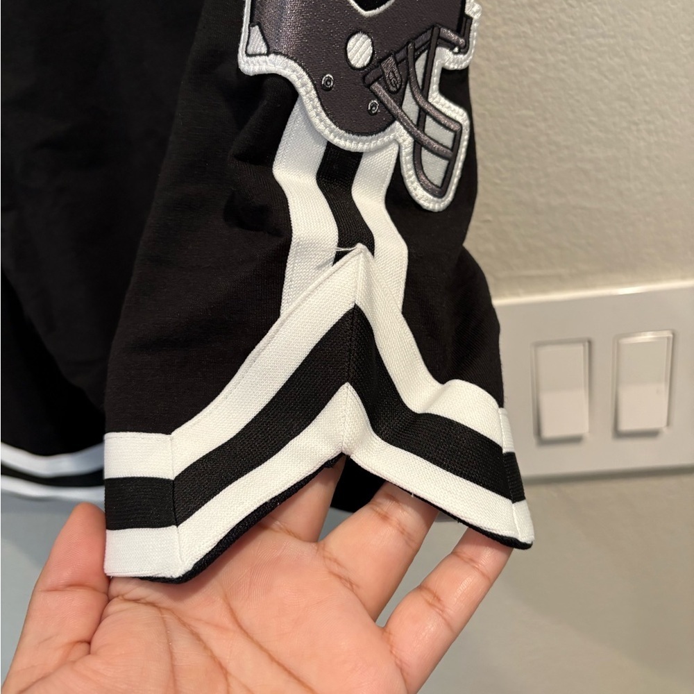 New Era Las Vegas Raiders Shorts Black Men’s New With Tags Size Medium - Picture 7 of 11